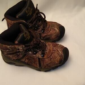 Realtree AP boys camouflage boots. Size 1